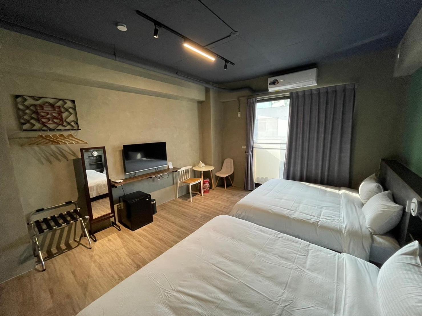 Long Lang Homestay تاينان المظهر الخارجي الصورة