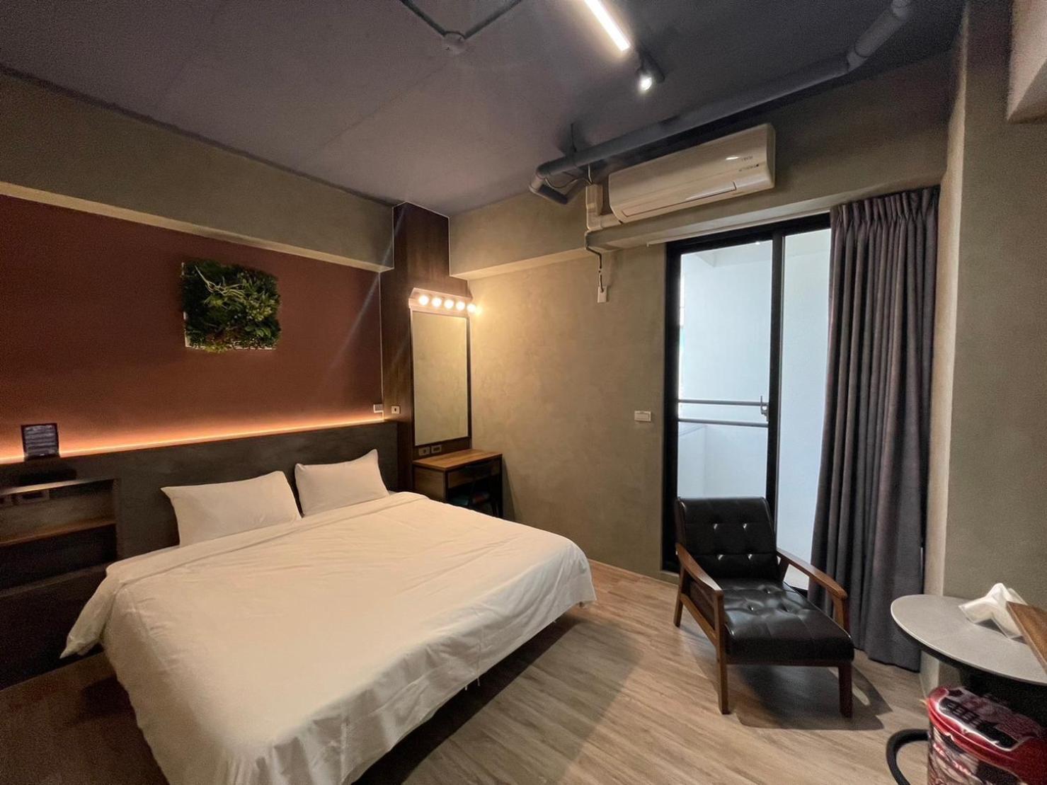 Long Lang Homestay تاينان المظهر الخارجي الصورة